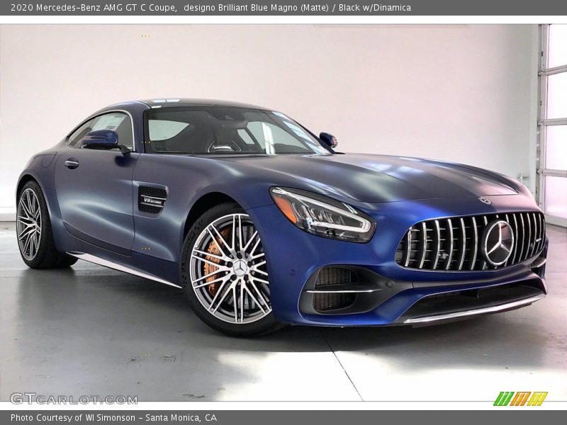 Front 3/4 View of 2020 AMG GT C Coupe
