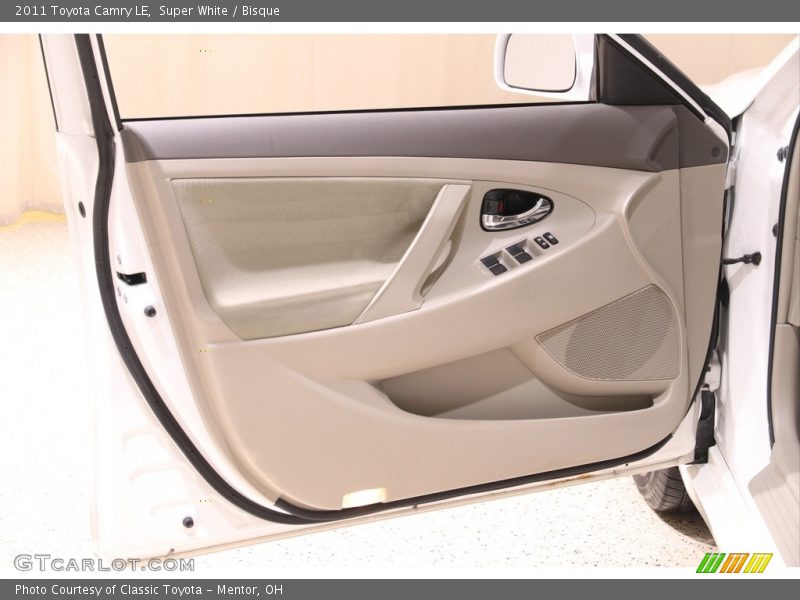 Super White / Bisque 2011 Toyota Camry LE