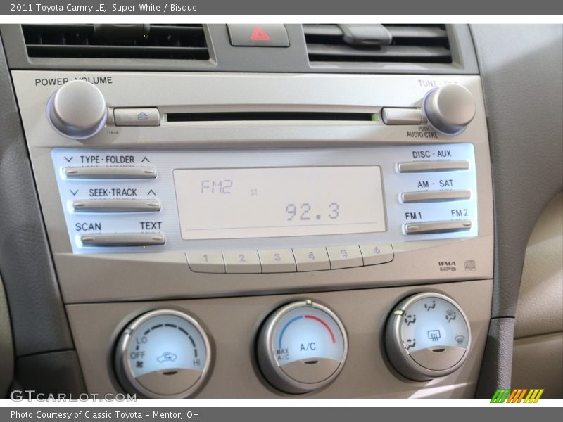 Super White / Bisque 2011 Toyota Camry LE
