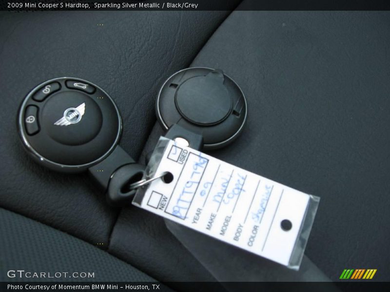 Sparkling Silver Metallic / Black/Grey 2009 Mini Cooper S Hardtop