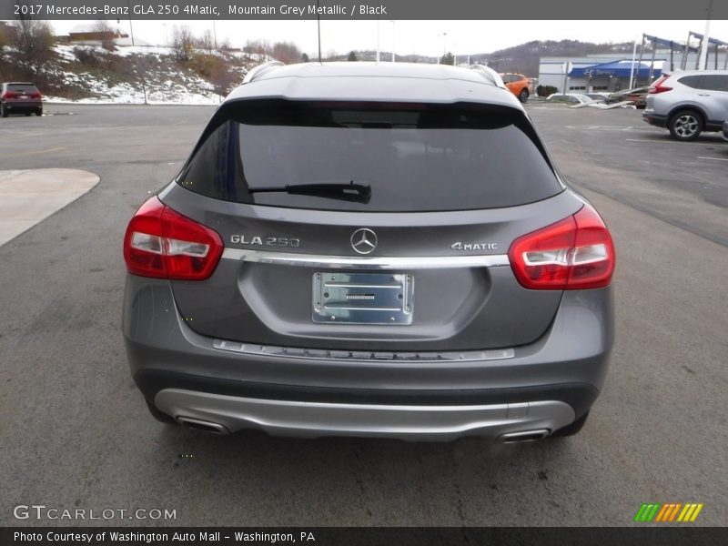Mountain Grey Metallic / Black 2017 Mercedes-Benz GLA 250 4Matic