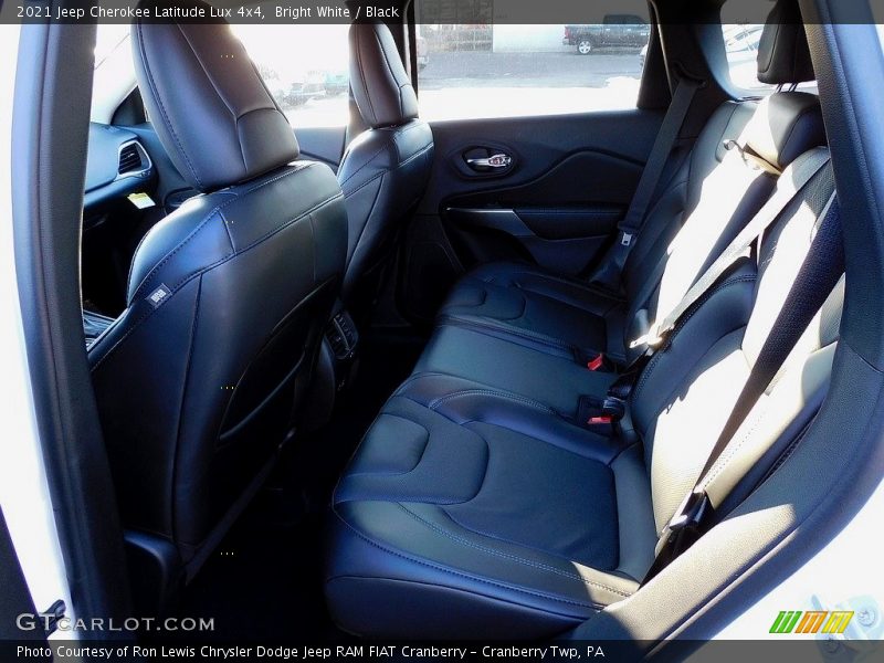 Bright White / Black 2021 Jeep Cherokee Latitude Lux 4x4