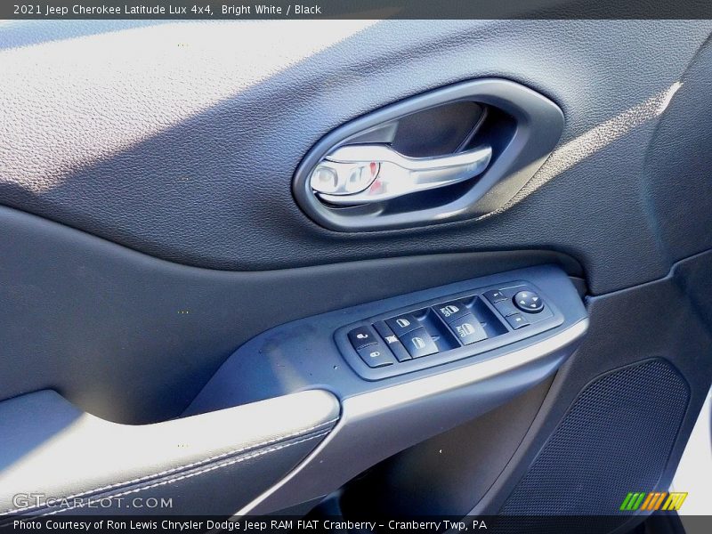 Bright White / Black 2021 Jeep Cherokee Latitude Lux 4x4