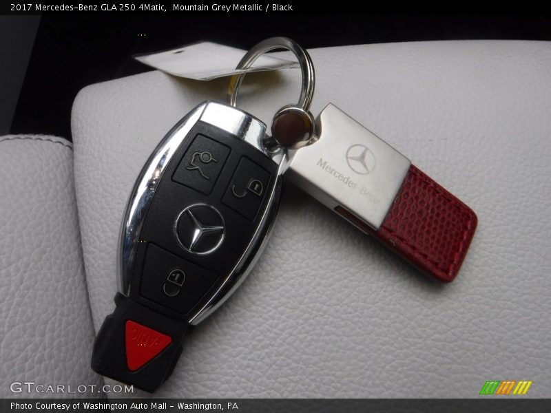 Mountain Grey Metallic / Black 2017 Mercedes-Benz GLA 250 4Matic