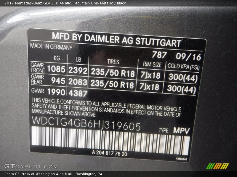 Mountain Grey Metallic / Black 2017 Mercedes-Benz GLA 250 4Matic