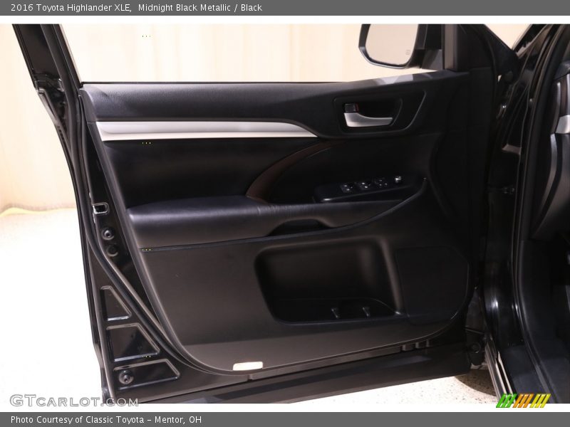 Midnight Black Metallic / Black 2016 Toyota Highlander XLE