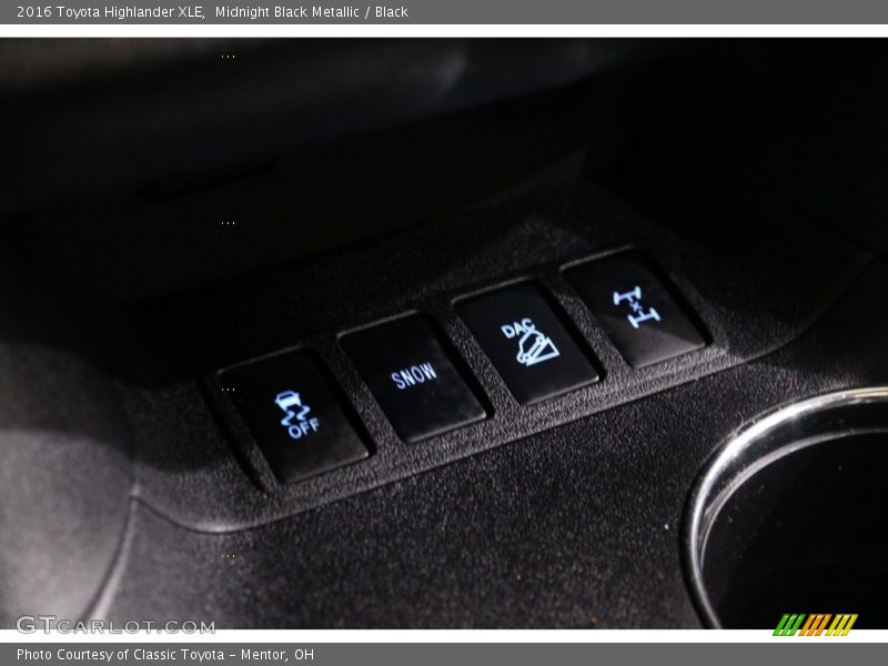 Midnight Black Metallic / Black 2016 Toyota Highlander XLE