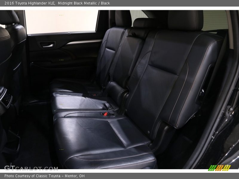 Midnight Black Metallic / Black 2016 Toyota Highlander XLE