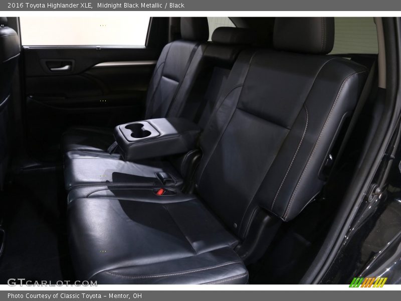 Midnight Black Metallic / Black 2016 Toyota Highlander XLE