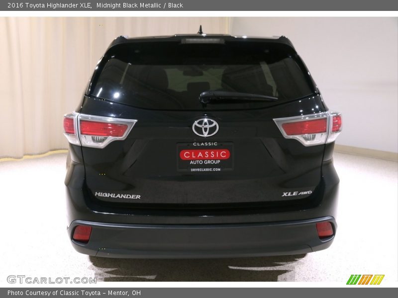 Midnight Black Metallic / Black 2016 Toyota Highlander XLE