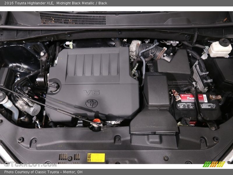 Midnight Black Metallic / Black 2016 Toyota Highlander XLE