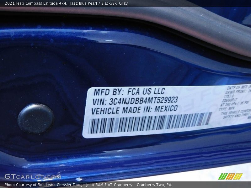 Jazz Blue Pearl / Black/Ski Gray 2021 Jeep Compass Latitude 4x4