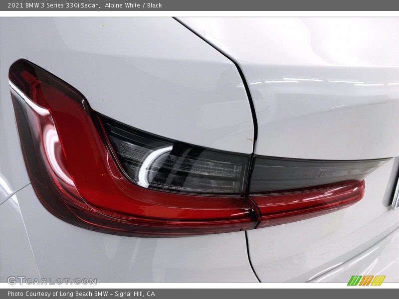 Alpine White / Black 2021 BMW 3 Series 330i Sedan