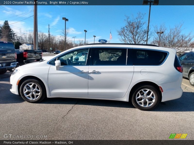 Bright White / Cognac/Alloy 2020 Chrysler Pacifica Touring