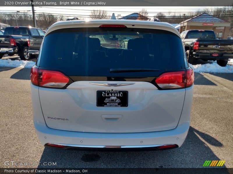 Bright White / Cognac/Alloy 2020 Chrysler Pacifica Touring