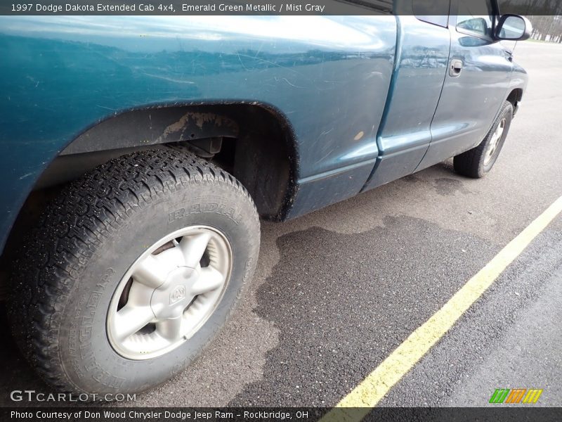 Emerald Green Metallic / Mist Gray 1997 Dodge Dakota Extended Cab 4x4