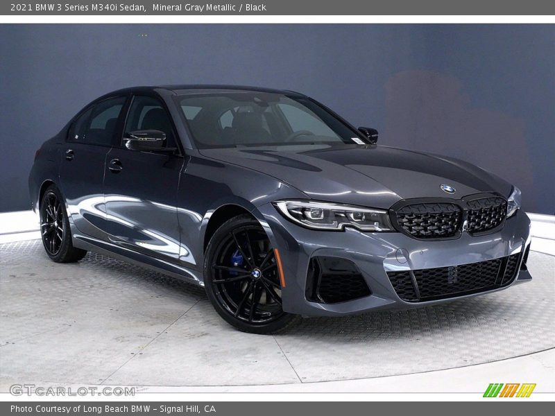Front 3/4 View of 2021 3 Series M340i Sedan