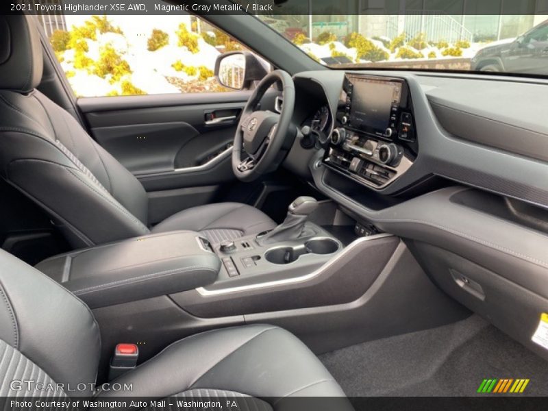 Magnetic Gray Metallic / Black 2021 Toyota Highlander XSE AWD