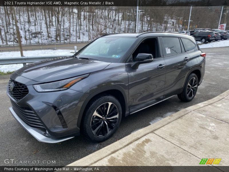 Magnetic Gray Metallic / Black 2021 Toyota Highlander XSE AWD