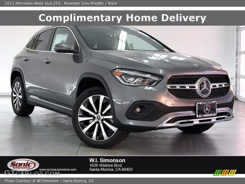 Mountain Grey Metallic / Black 2021 Mercedes-Benz GLA 250