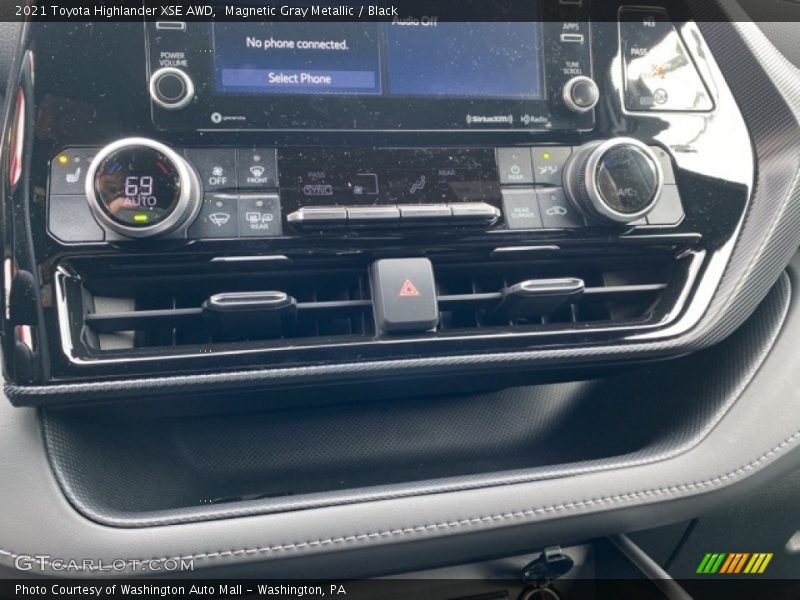 Magnetic Gray Metallic / Black 2021 Toyota Highlander XSE AWD