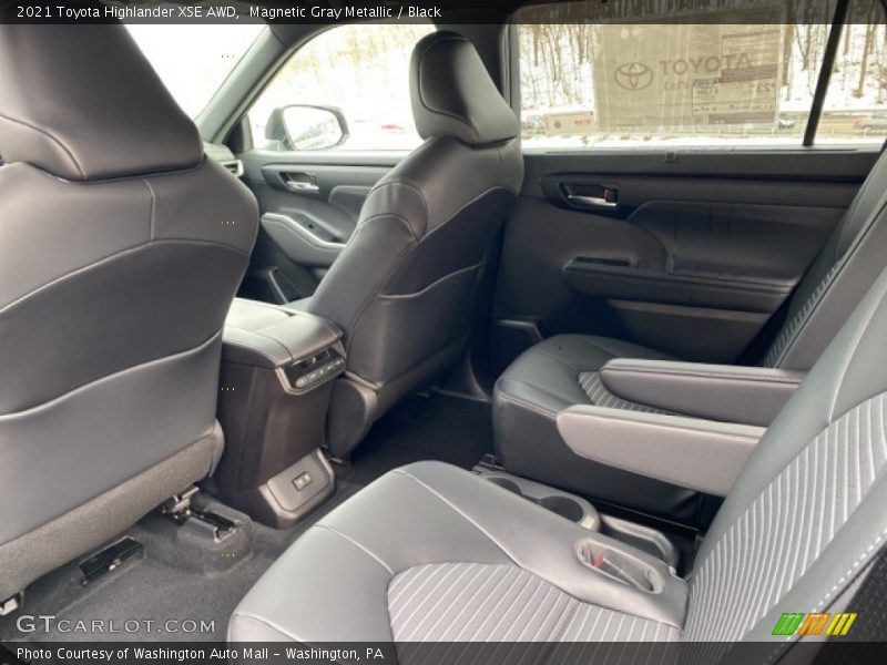 Magnetic Gray Metallic / Black 2021 Toyota Highlander XSE AWD