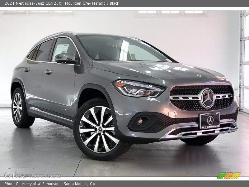 Mountain Grey Metallic / Black 2021 Mercedes-Benz GLA 250