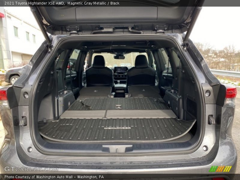 Magnetic Gray Metallic / Black 2021 Toyota Highlander XSE AWD