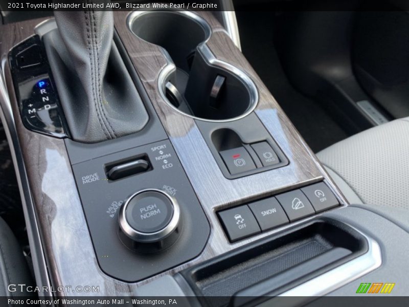 Blizzard White Pearl / Graphite 2021 Toyota Highlander Limited AWD