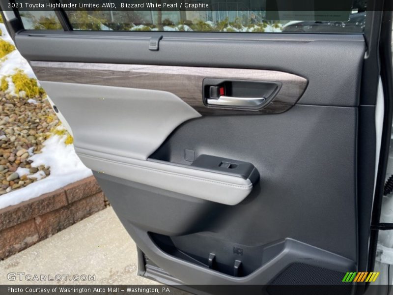 Blizzard White Pearl / Graphite 2021 Toyota Highlander Limited AWD