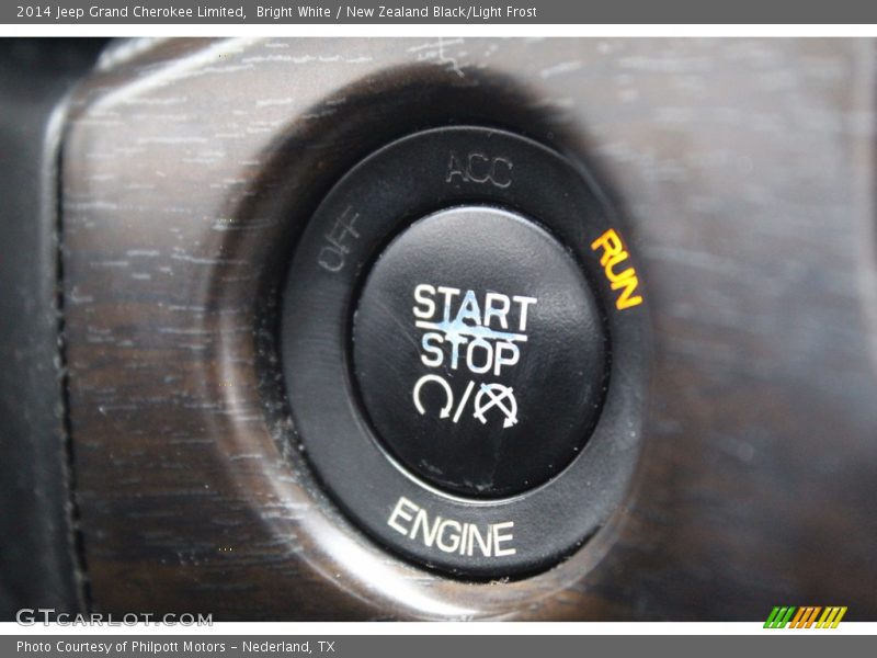 Bright White / New Zealand Black/Light Frost 2014 Jeep Grand Cherokee Limited