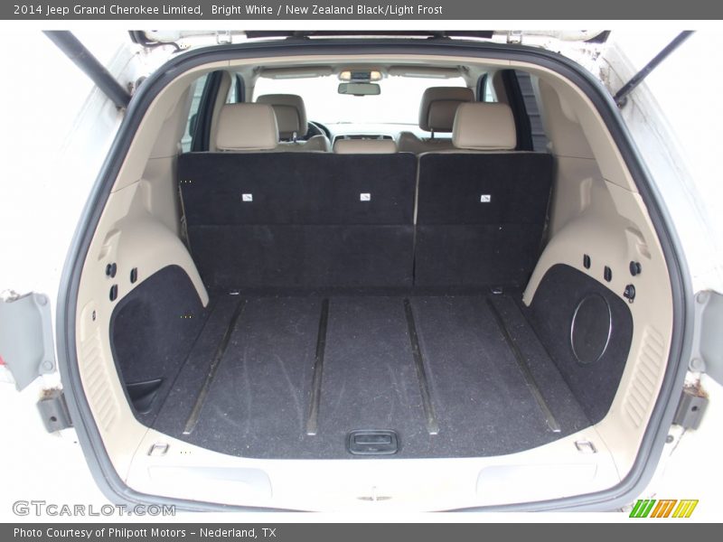 Bright White / New Zealand Black/Light Frost 2014 Jeep Grand Cherokee Limited