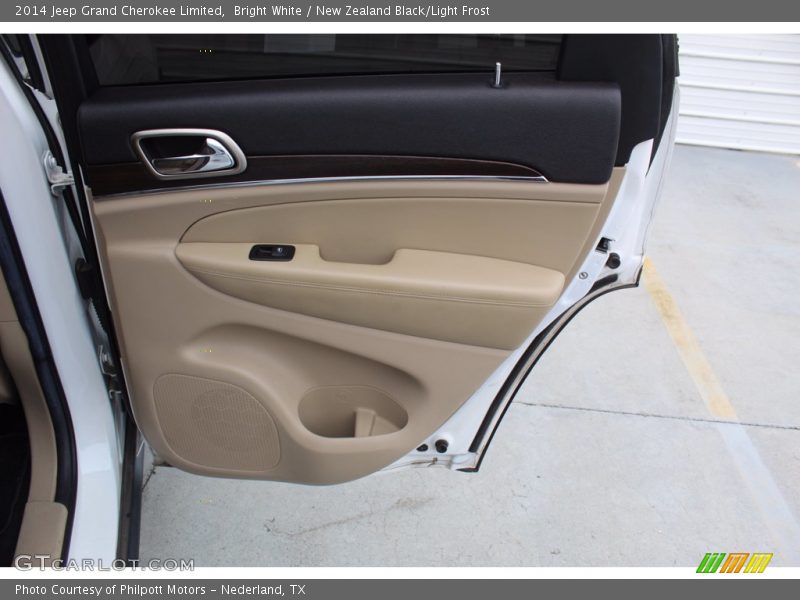 Bright White / New Zealand Black/Light Frost 2014 Jeep Grand Cherokee Limited