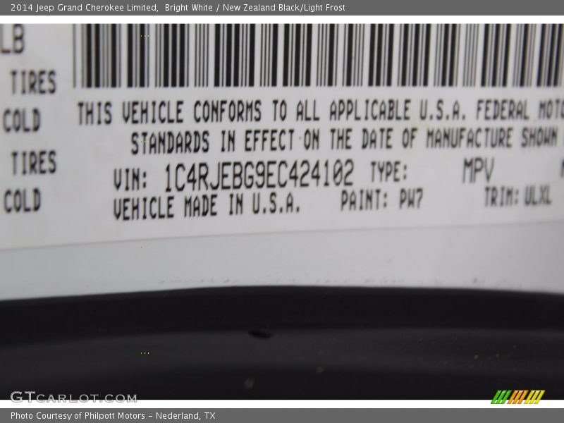 Bright White / New Zealand Black/Light Frost 2014 Jeep Grand Cherokee Limited