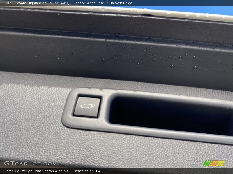 Blizzard White Pearl / Harvest Beige 2021 Toyota Highlander Limited AWD