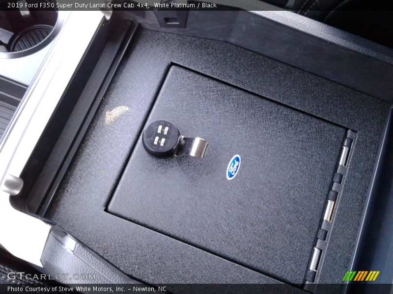 White Platinum / Black 2019 Ford F350 Super Duty Lariat Crew Cab 4x4