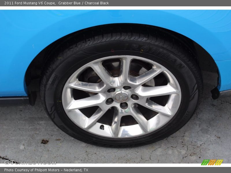 Grabber Blue / Charcoal Black 2011 Ford Mustang V6 Coupe