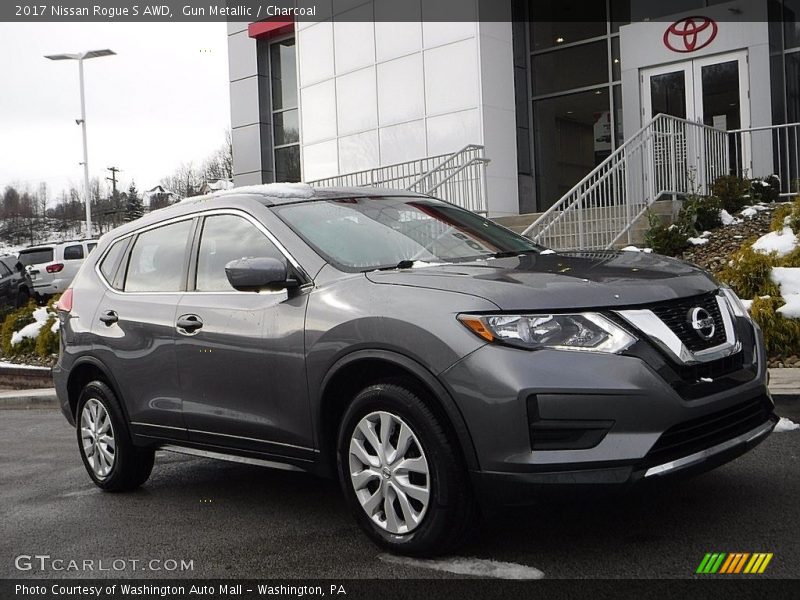 Gun Metallic / Charcoal 2017 Nissan Rogue S AWD