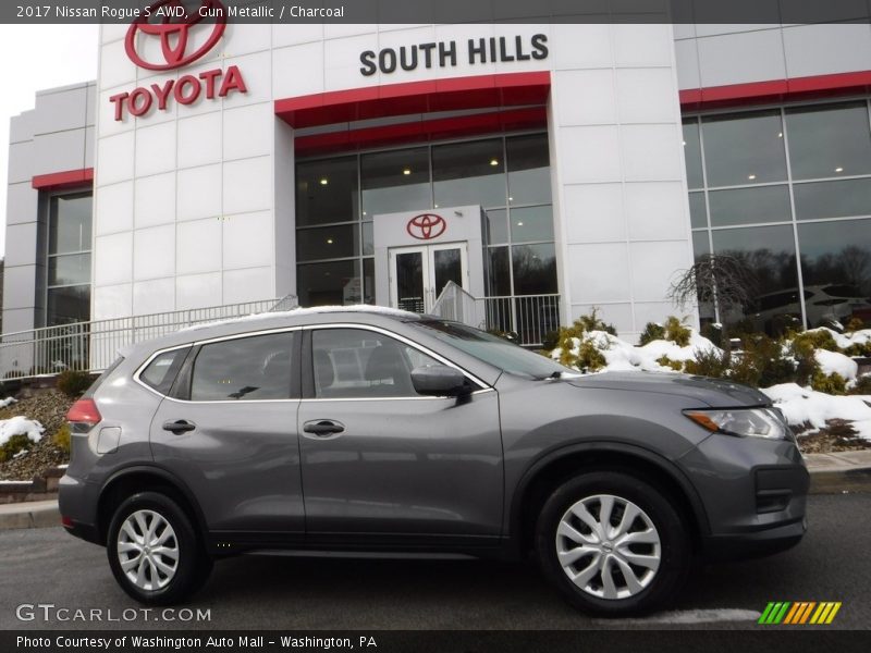 Gun Metallic / Charcoal 2017 Nissan Rogue S AWD