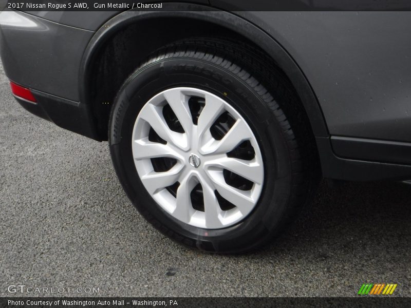 Gun Metallic / Charcoal 2017 Nissan Rogue S AWD
