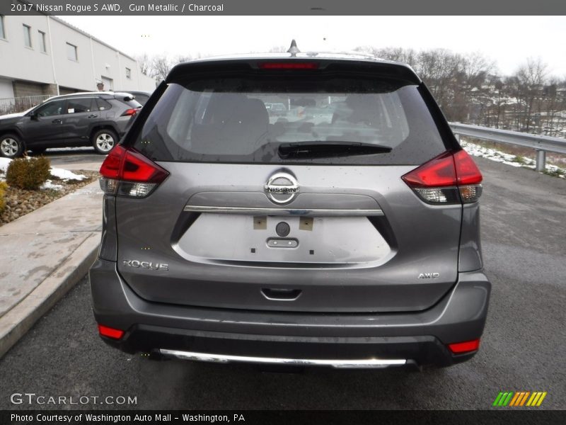 Gun Metallic / Charcoal 2017 Nissan Rogue S AWD