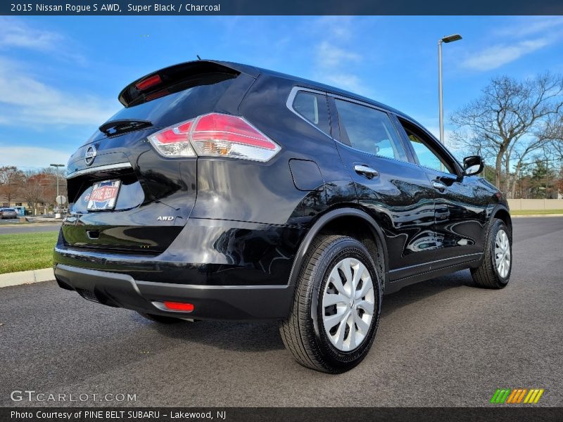 Super Black / Charcoal 2015 Nissan Rogue S AWD