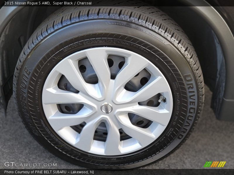 Super Black / Charcoal 2015 Nissan Rogue S AWD