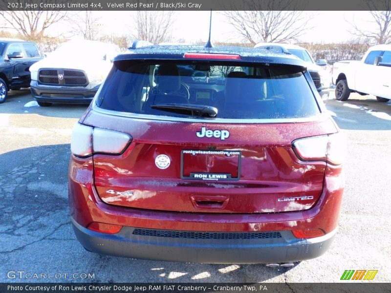 Velvet Red Pearl / Black/Ski Gray 2021 Jeep Compass Limited 4x4