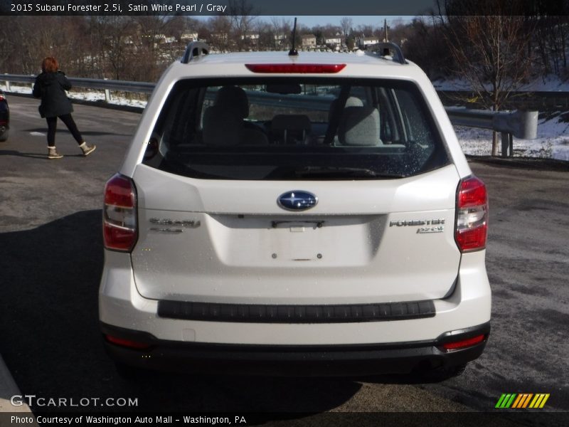 Satin White Pearl / Gray 2015 Subaru Forester 2.5i