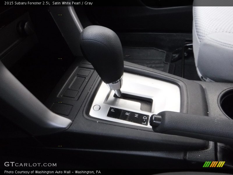Satin White Pearl / Gray 2015 Subaru Forester 2.5i