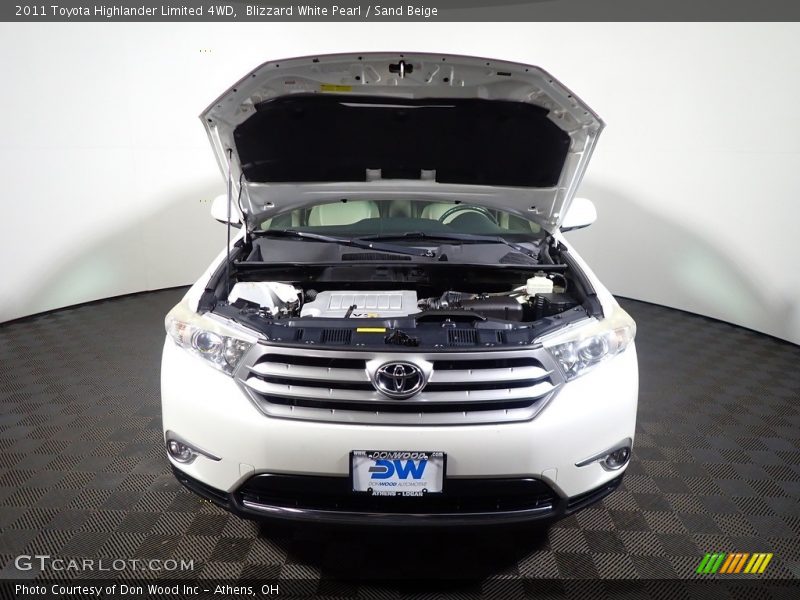 Blizzard White Pearl / Sand Beige 2011 Toyota Highlander Limited 4WD