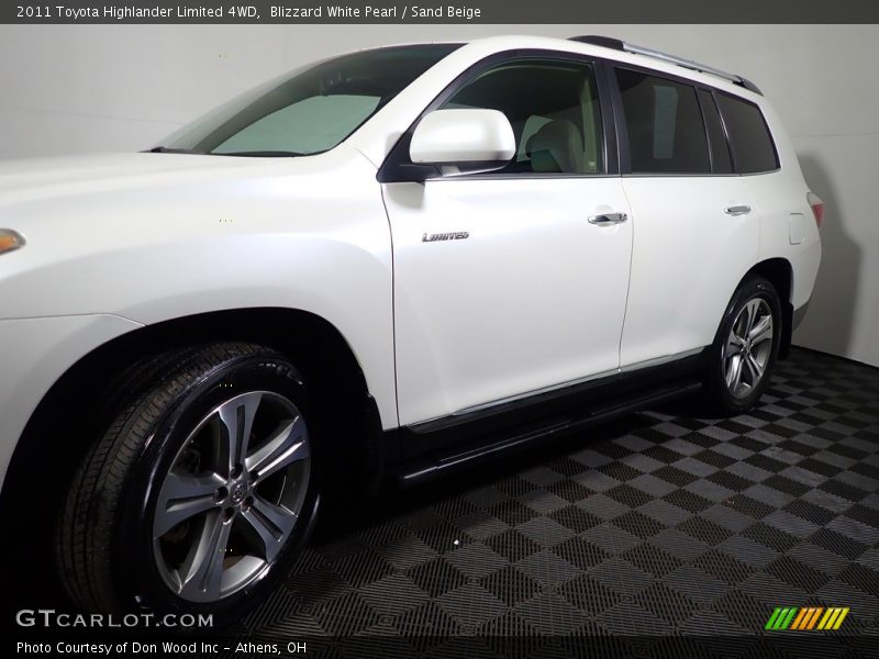 Blizzard White Pearl / Sand Beige 2011 Toyota Highlander Limited 4WD