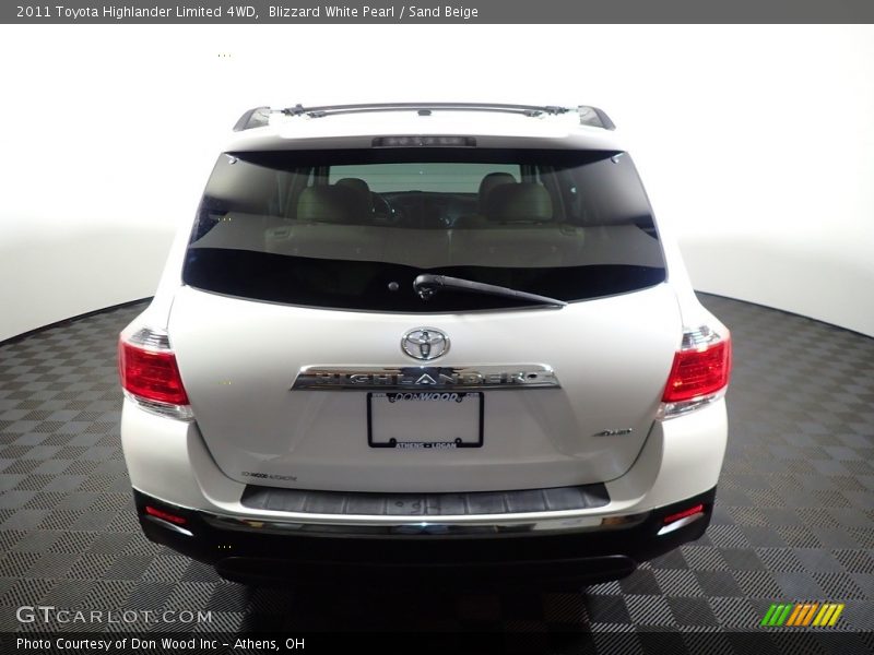 Blizzard White Pearl / Sand Beige 2011 Toyota Highlander Limited 4WD