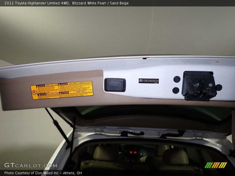 Blizzard White Pearl / Sand Beige 2011 Toyota Highlander Limited 4WD